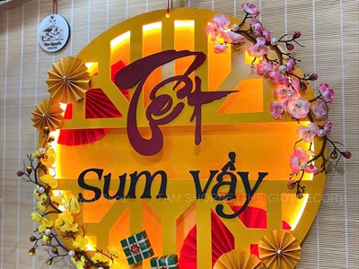 [Order 3 - 5 ngày] Vòng treo cửa Tết Sum Vầy đèn Led [Bằng gỗ - Cắm điện] ĐK 60cm BANGTREO-TET-01